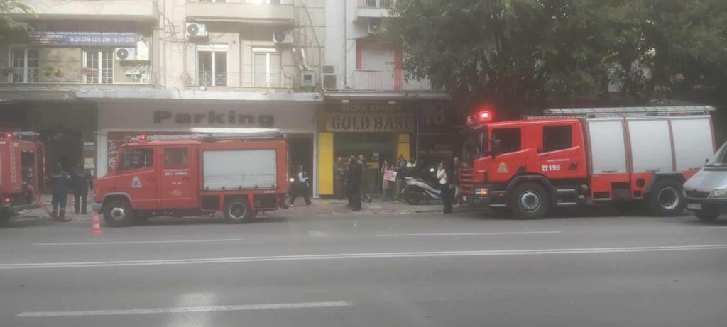 εικόνες-βίντεο-φωτιά-σε-διαμέρισμα-σ-1391574