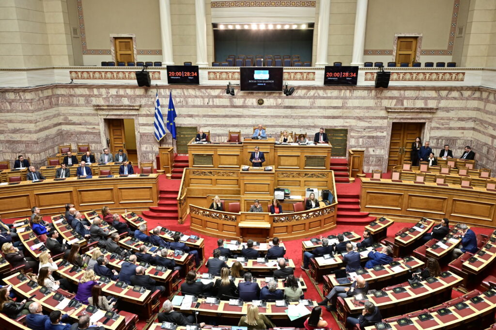 δεκτή-με-159-ναι-η-τροπολογία-για-το-μνη-1391985