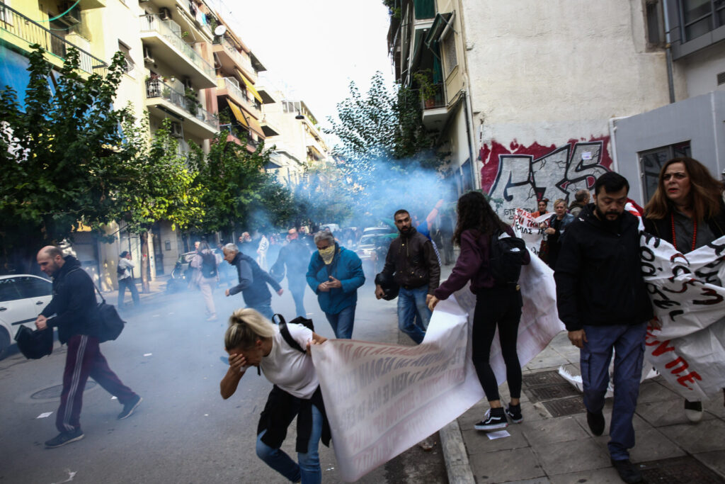 αθήνα-ένταση-έξω-από-την-πρωτοβάθμια-1392217