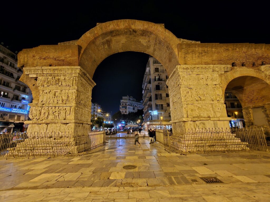 parallaxi-magazine-to-free-press-της-θεσσαλονίκης-1394551