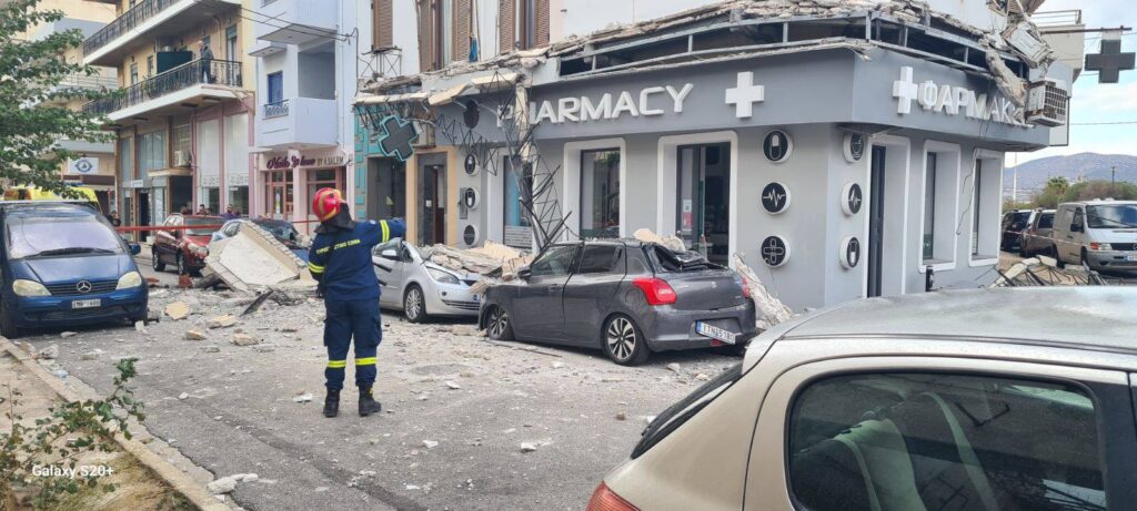 λαύριο-kατέρρευσε-μπαλκόνι-κτιρίου-σ-1386066