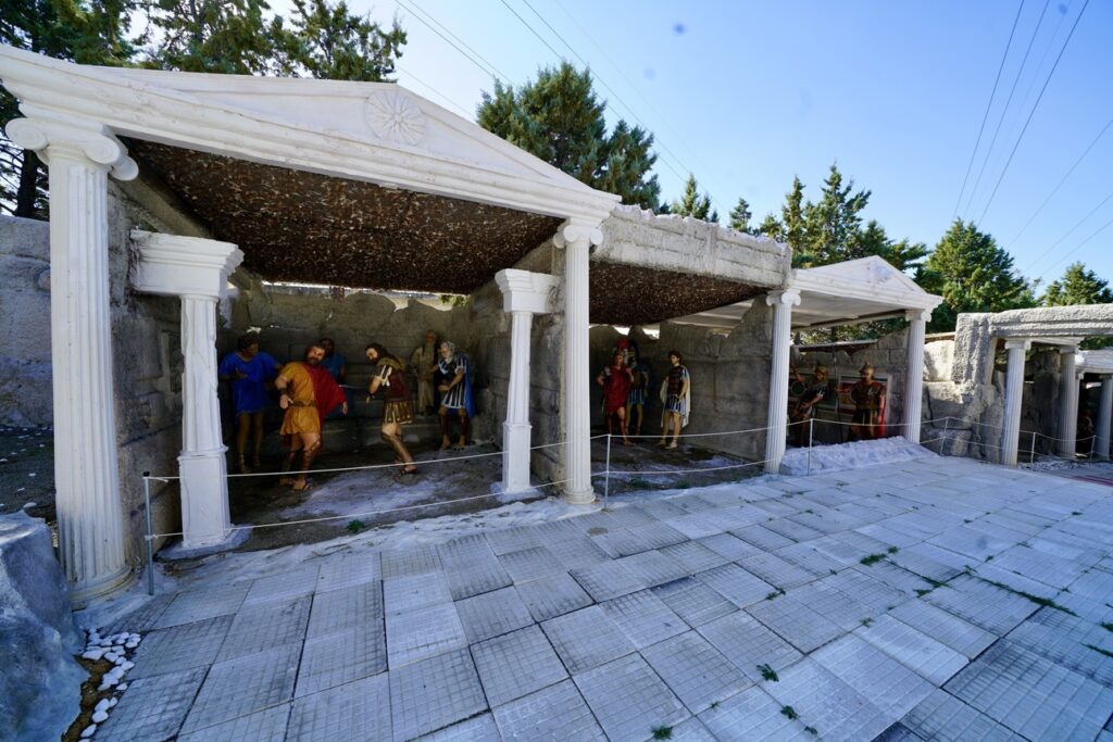 η-ζωή-του-μεγαλέξανδρου-μέσα-από-δεκάδ-1390747