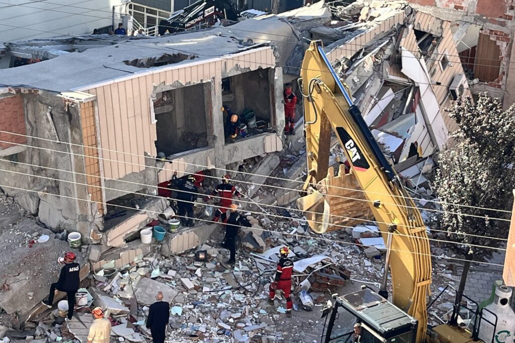 τουρκία-νεκρό-ένα-παιδί-μετά-από-την-κα-1394515