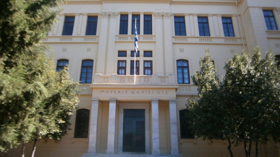 απαξίωση-στις-φιλολογικές-και-ανθρωπ-1389169