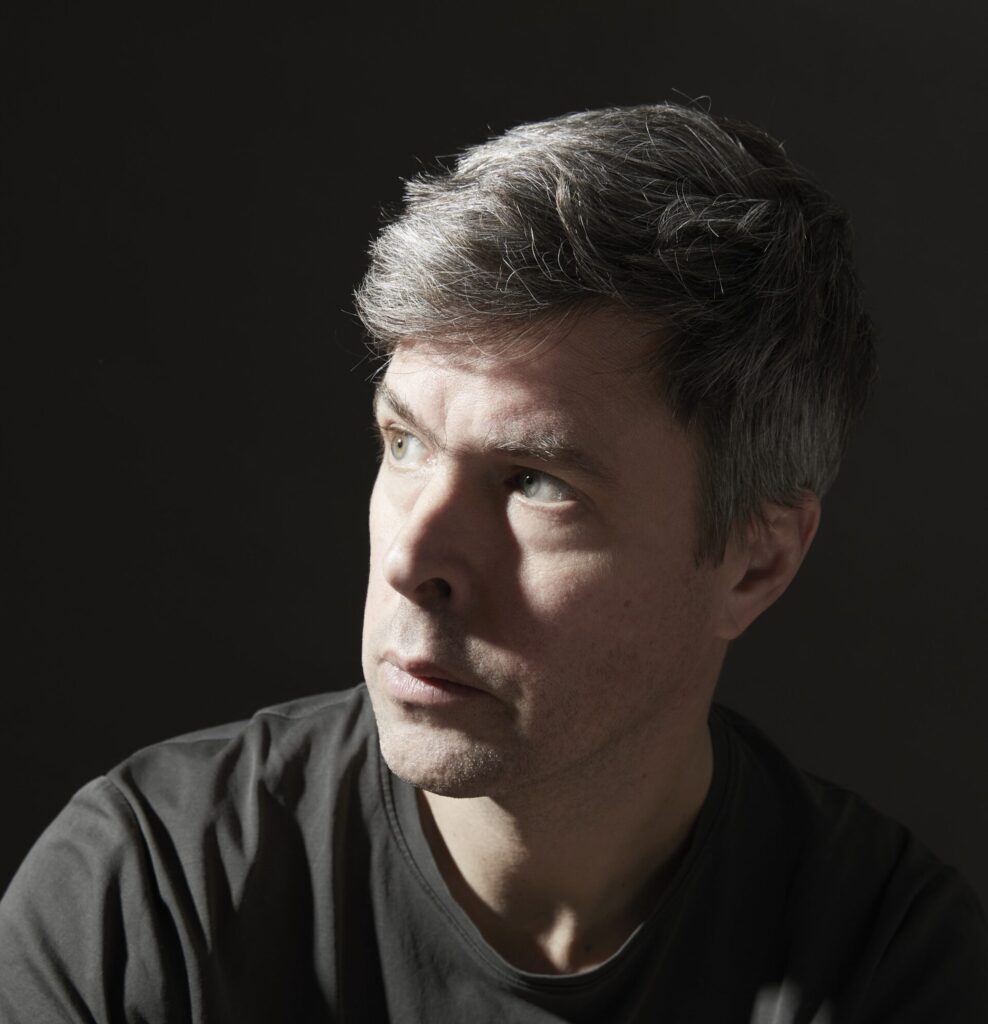 στον-βρετανό-ούγγρο-συγγραφέα-ντέιβι-1399161