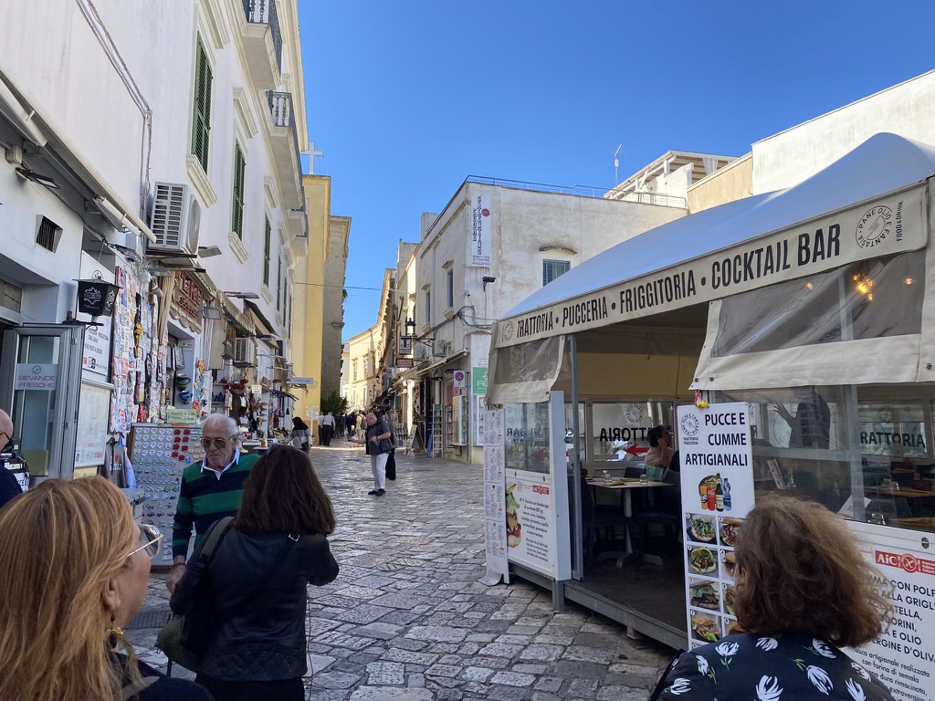 parallaxi-magazine-to-free-press-της-θεσσαλονίκης-1396023