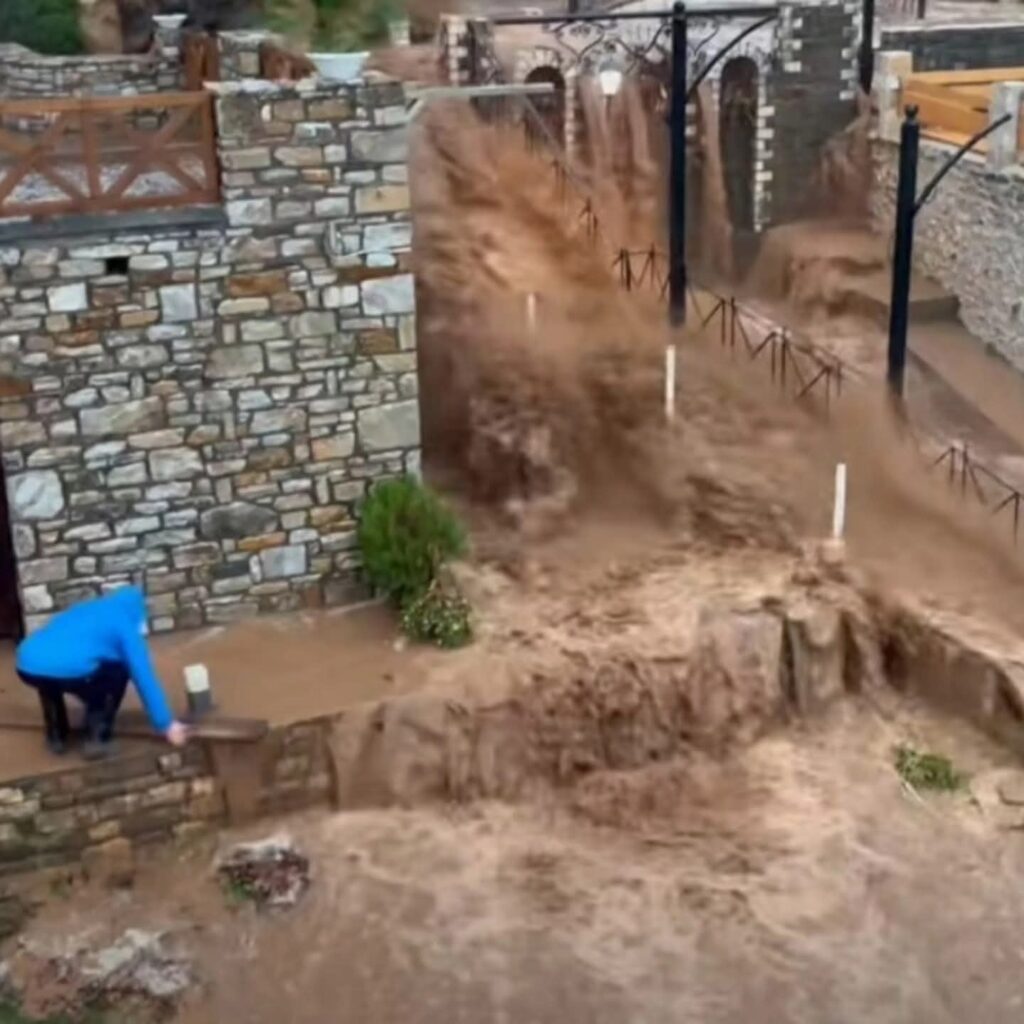 βιντεο-η-κακοκαιρία-adel-σάρωσε-τη-θάσο-1406328