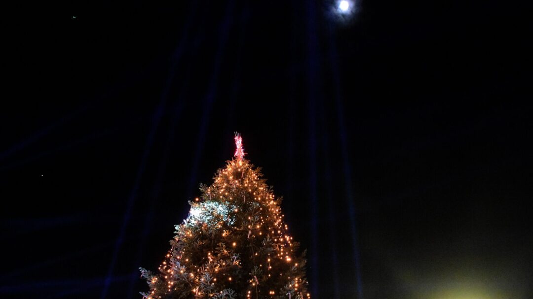 μια-χριστουγεννιάτικη-μαγική-πόλη-1402466