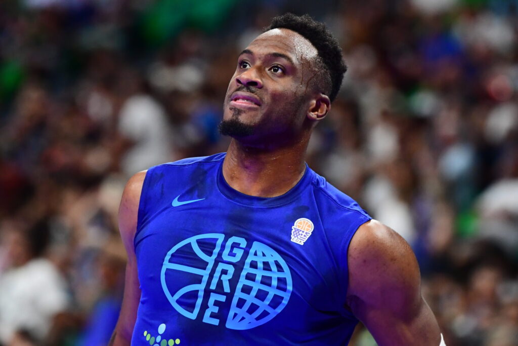 βίντεο-ο-elevator-θανάσης-αντετοκούνμπο-στ-1397171