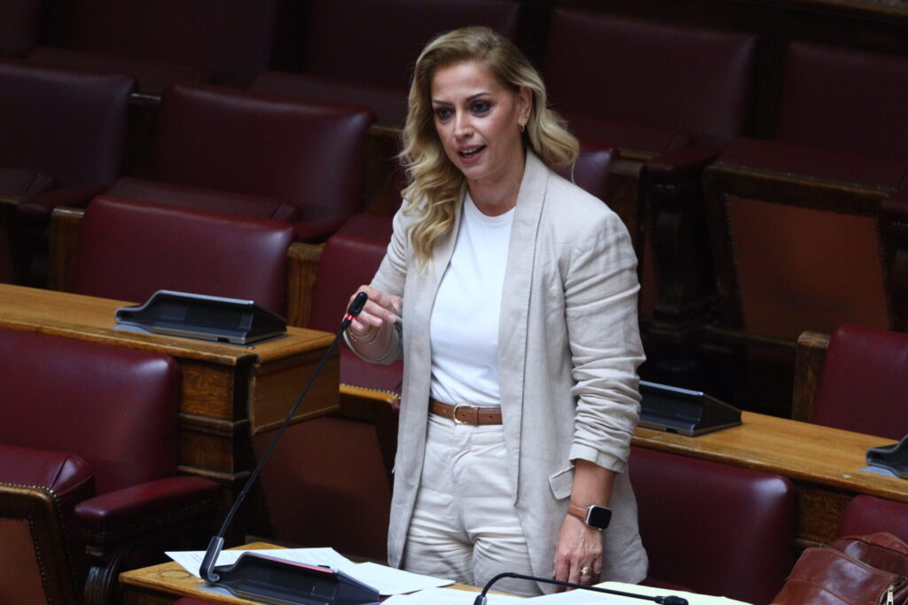 αποχώρησε-ο-καπνισάκης-από-το-γραφείο-1405478