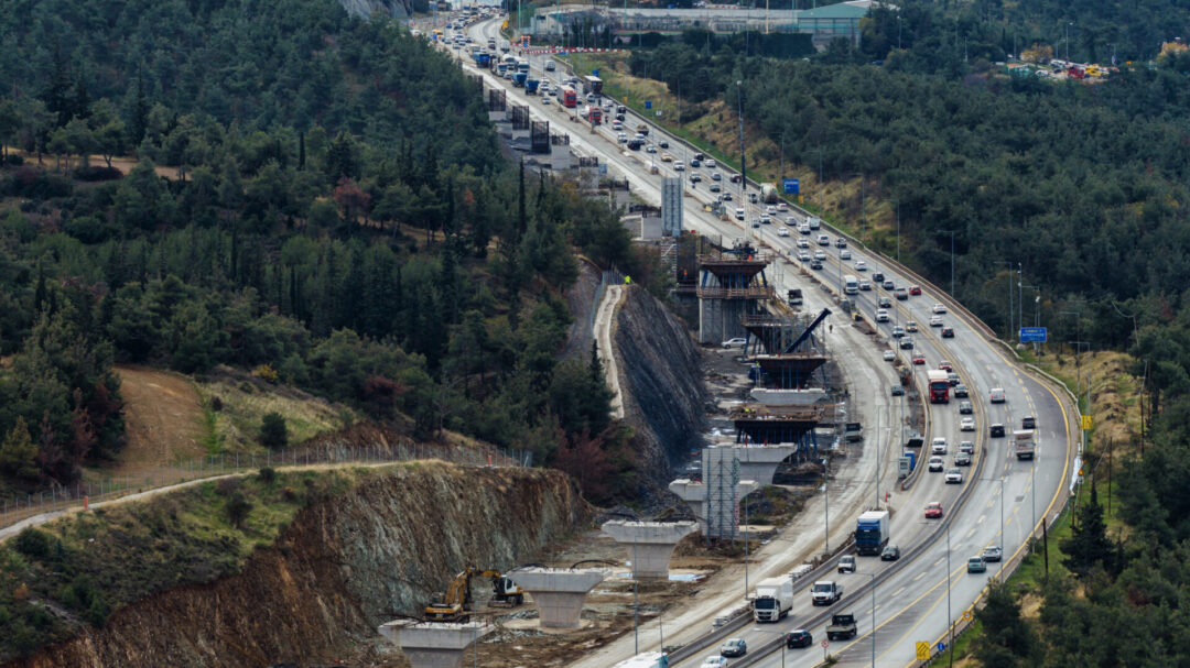 δυστοπική-εικόνα-vs-μονίμως-γκρινιά-1399513