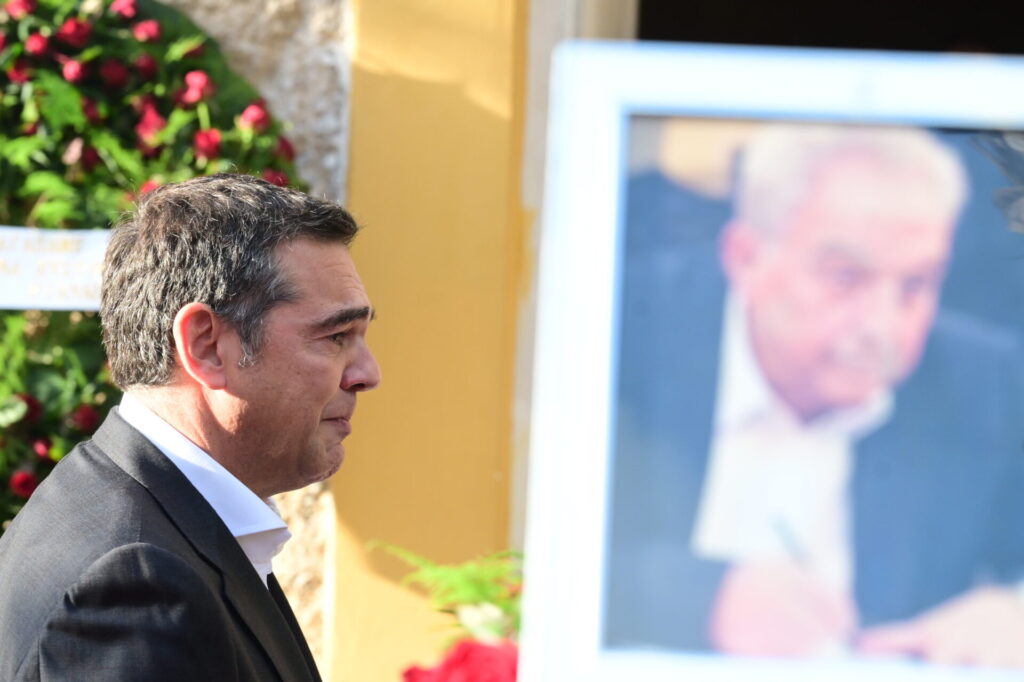 συντετριμμένος-ο-αλέξης-τσίπρας-στον-1402886