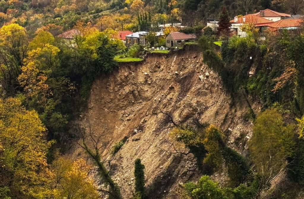 τζουμέρκα-μεγάλη-κατολίσθηση-λόγω-τη-1405767