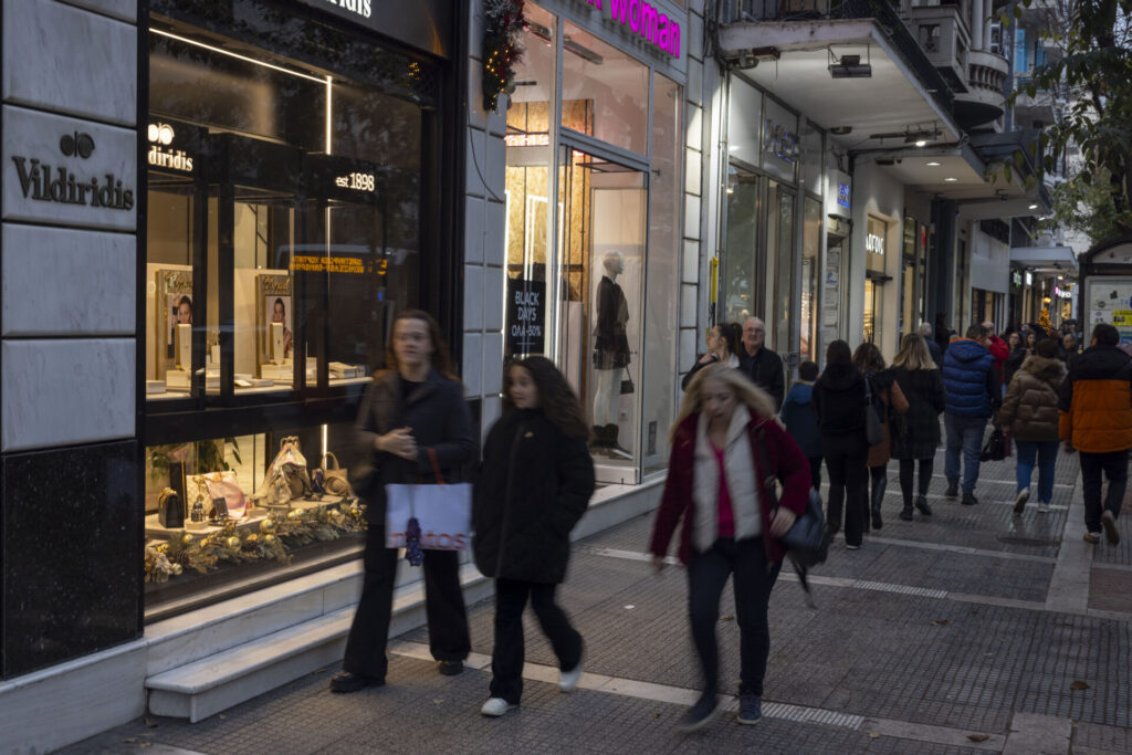 black-friday-και-cyber-monday-ανοιχτά-τα-καταστήματα-και-τη-1405970