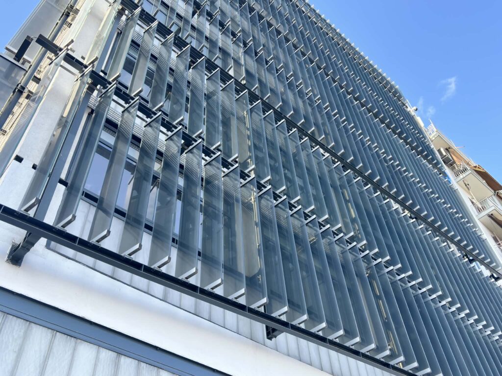 μπήκαμε-στο-εντυπωσιακό-γυάλινο-κτίρ-1405082