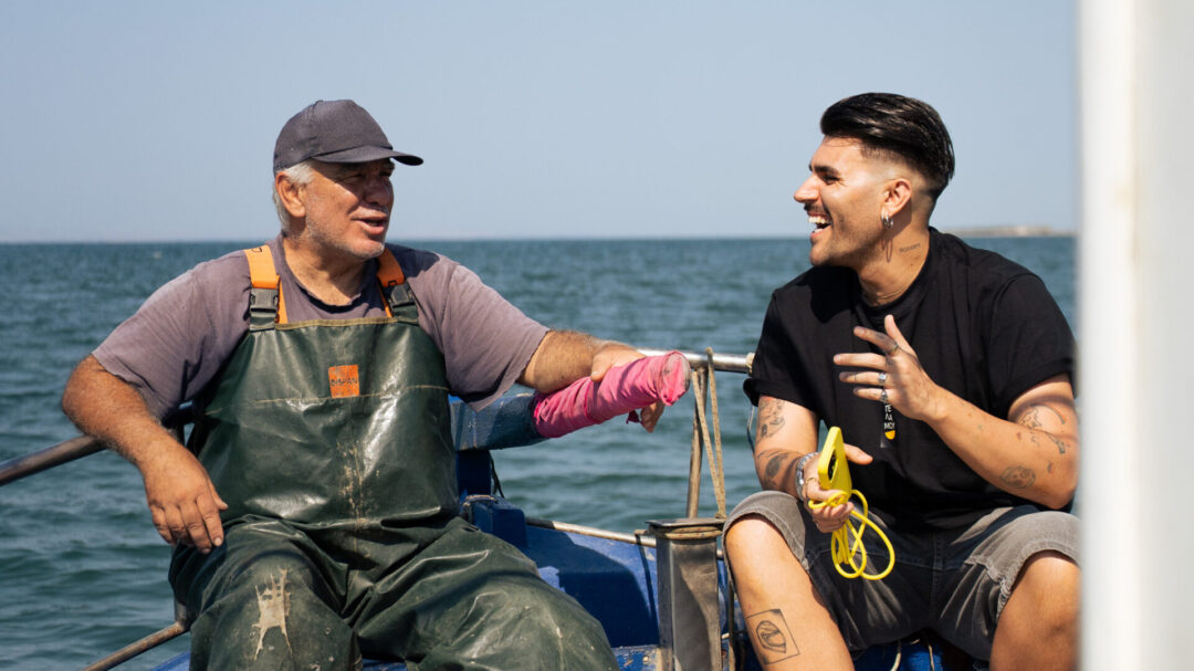 ο-άγγελος-ταξιδεύει-στην-ελλάδα-και-αφ-1398850