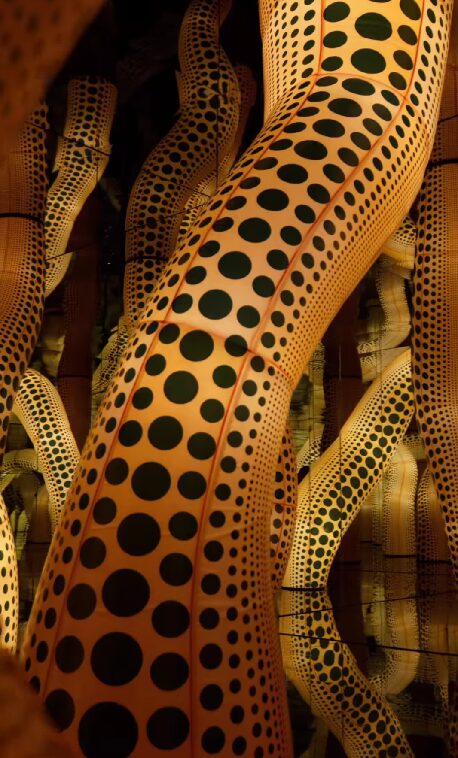 η-μαγευτική-τέχνη-της-yayoi-kusama-ταξιδεύει-στη-1400869