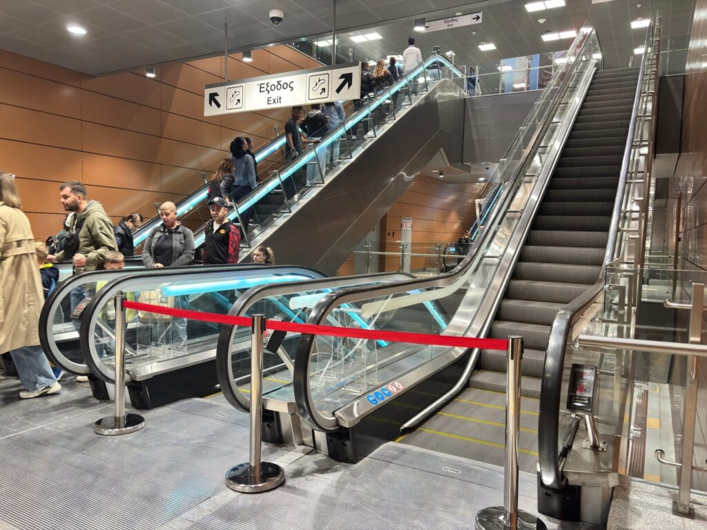 στο-εξωτερικό-δεν-διακόπτεται-για-μήν-1396431