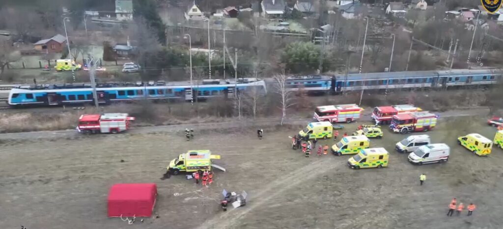 σύγκρουση-τρένων-στην-τσεχία-με-πάνω-α-1402761