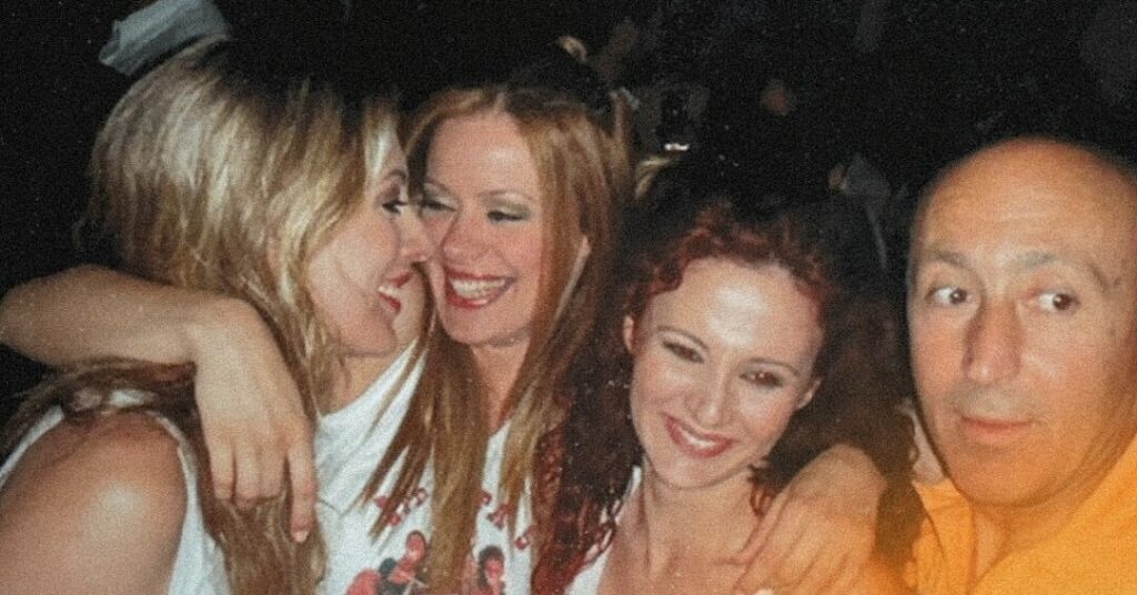 στη-δημοσιότητα-φωτογραφίες-του-παρ-1398165