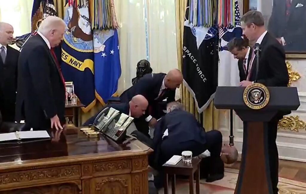 λευκός-οίκος-κατέρρευσε-σε-live-συνέντευ-1397851