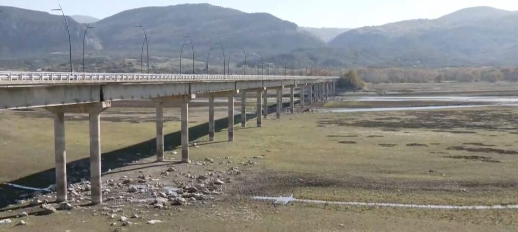 λίμνη-πολυφύτου-έπεσε-η-στάθμη-και-απο-1399673