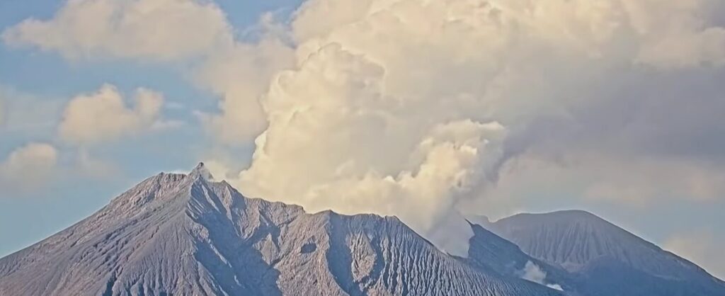 ιαπωνία-εξερράγη-το-ηφαίστειο-σακουρ-1401085