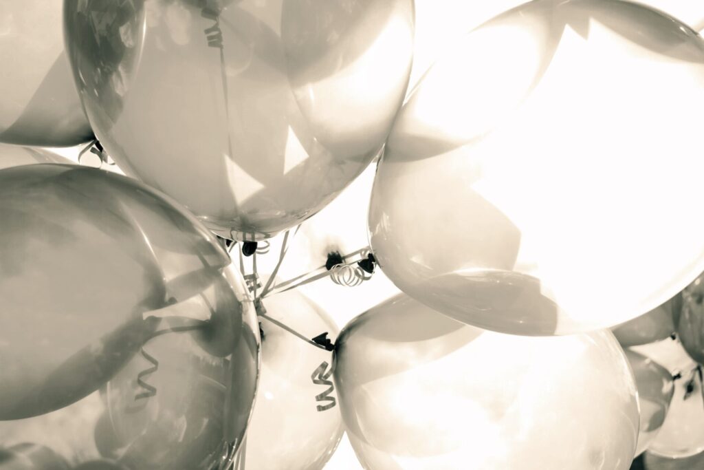 θεσσαλονίκη-λευκά-μπαλόνια-στον-ουρα-1401152