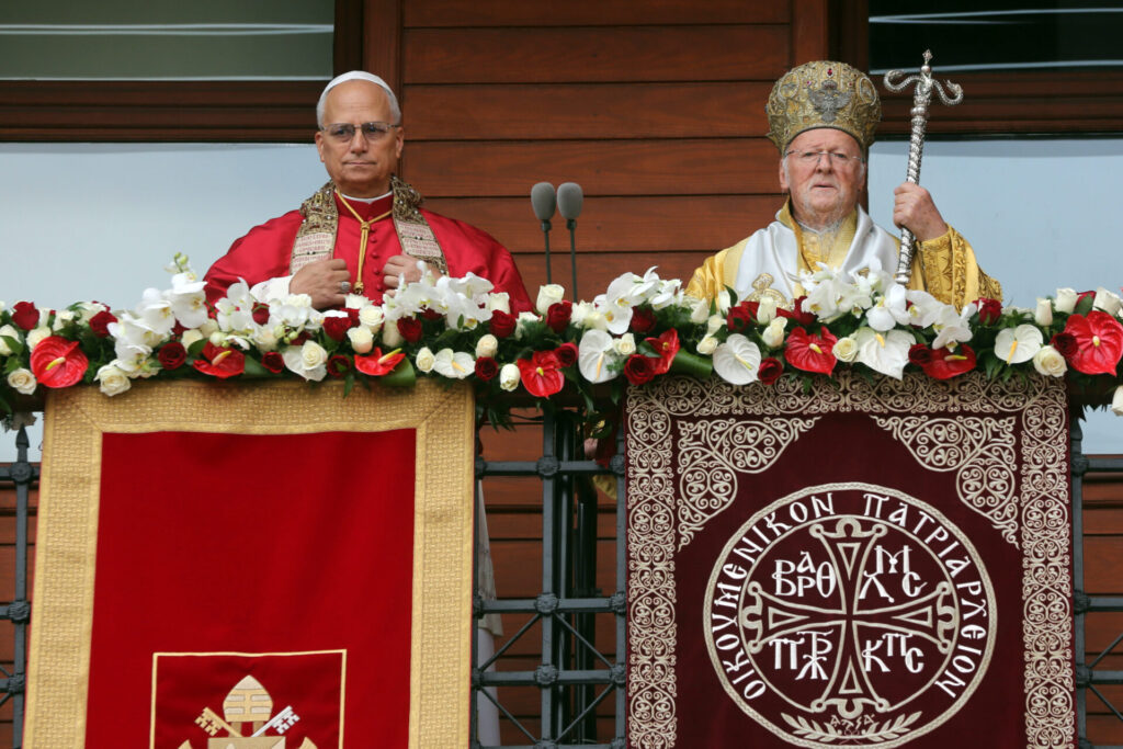 φανάρι-μήνυμα-για-ενότητα-των-δύο-εκκλ-1406645