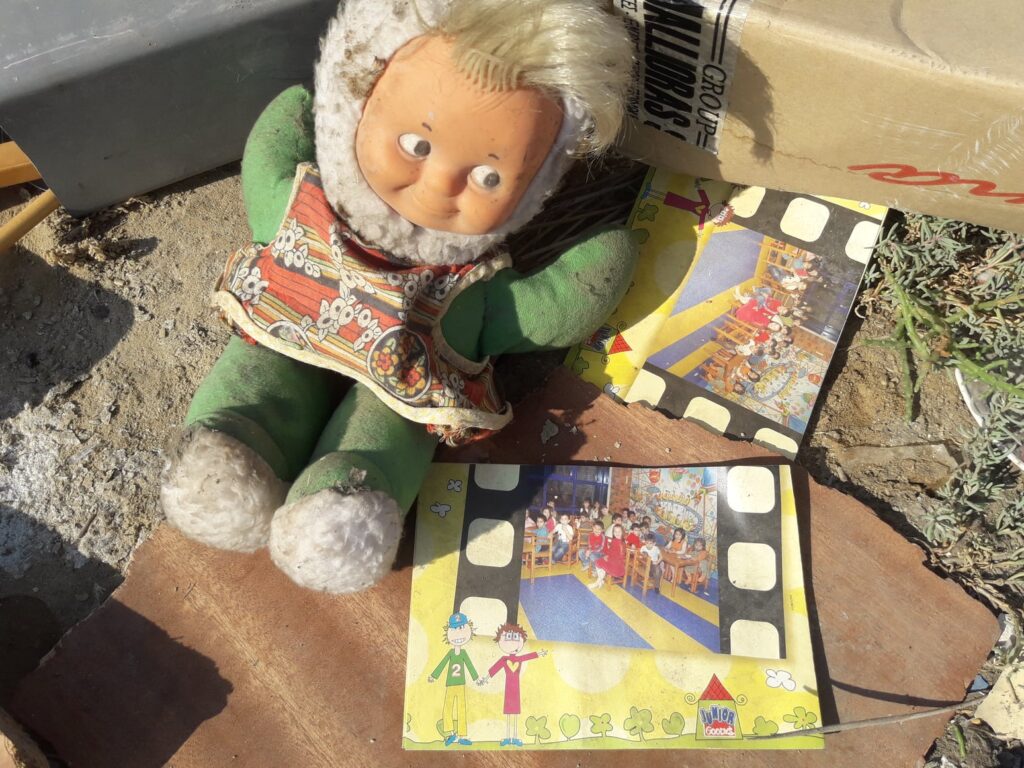 φωτογραφίες-γράμματα-ημερολόγια-και-1415149