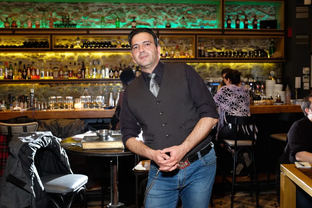 12-ερωτήσεις-στον-πέτρο-χαριζόπουλο-ένα-1413647