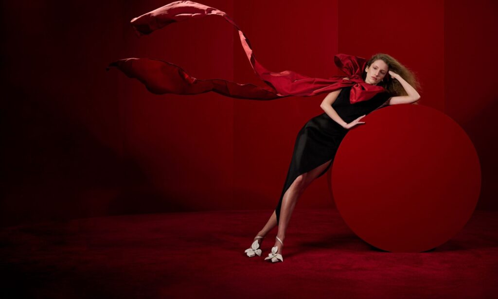 η-kalogirou-παρουσιάζει-τη-holiday-campaign-2025-touch-of-light-1413169