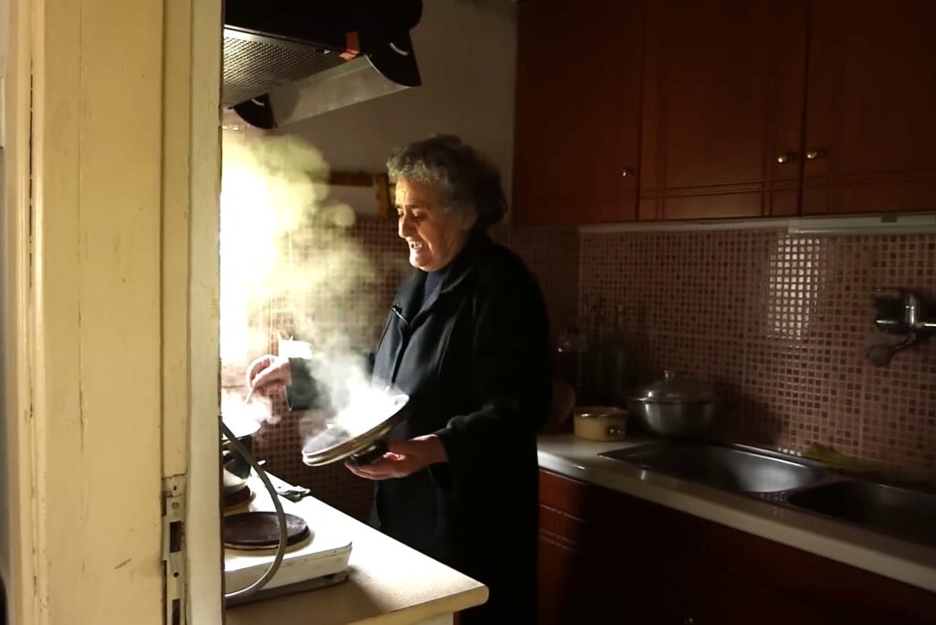 τα-πρόσωπα-της-αλληλεγγύης-η-ελληνίδα-1409425