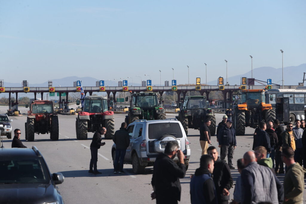 θεσσαλονίκη-οι-αγρότες-έκλεισαν-την-eθ-1406900