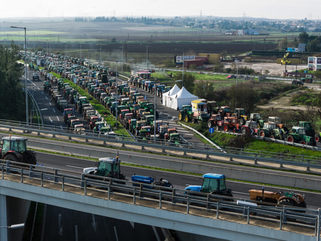 κρίσιμες-οι-επόμενες-ώρες-στα-μπλόκα-α-1407451