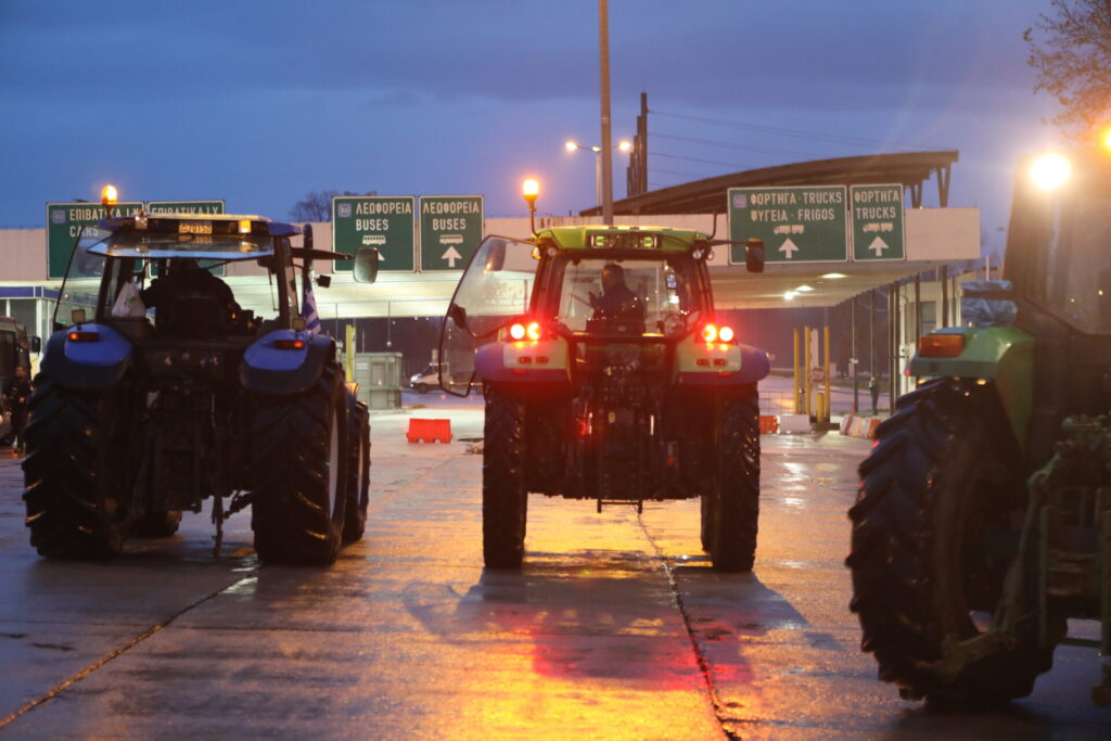 σε-θέση-μάχης-παραμένουν-οι-αγρότες-κ-1408265