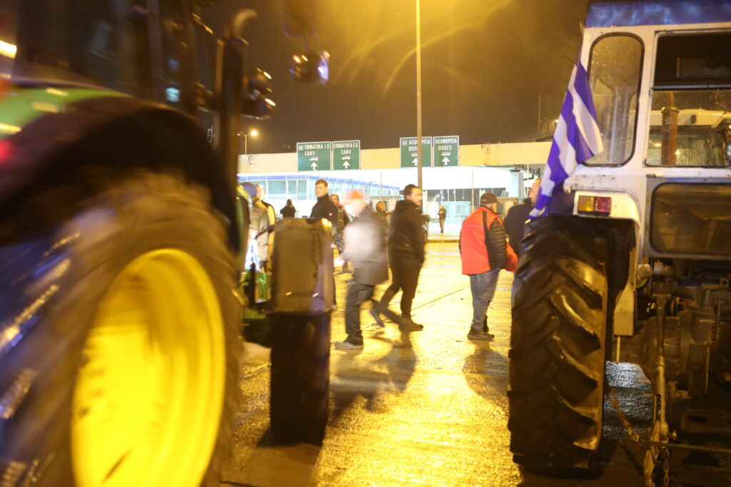αγρότες-έκλεισαν-τα-τελωνεία-προμαχώ-1408506