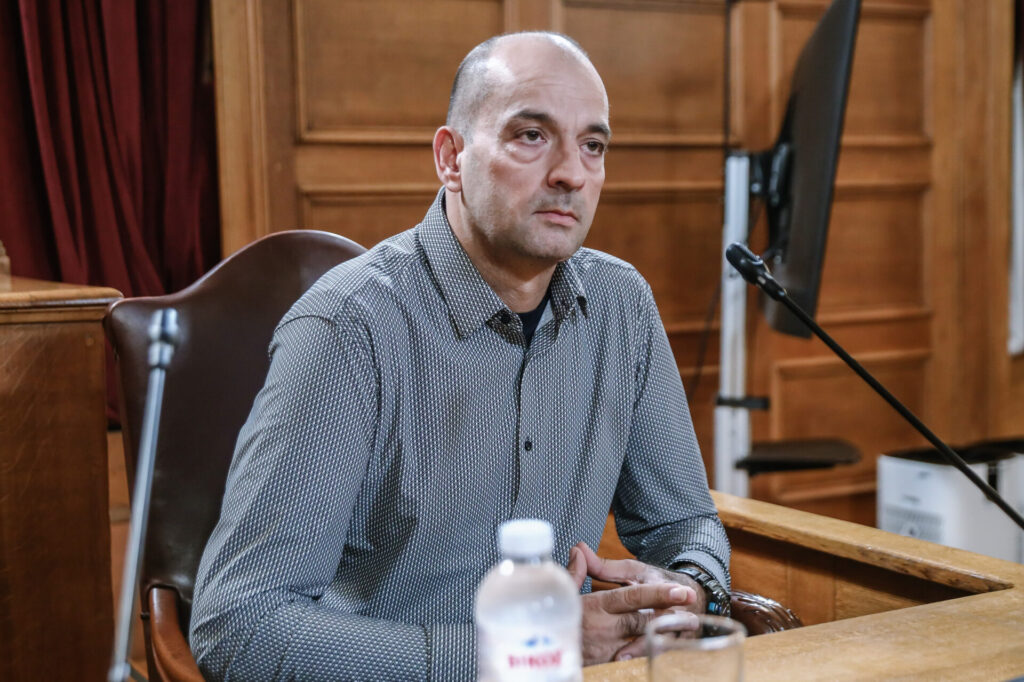 σύντροφος-σεμερτζίδου-δώρο-από-τη-μη-1408735