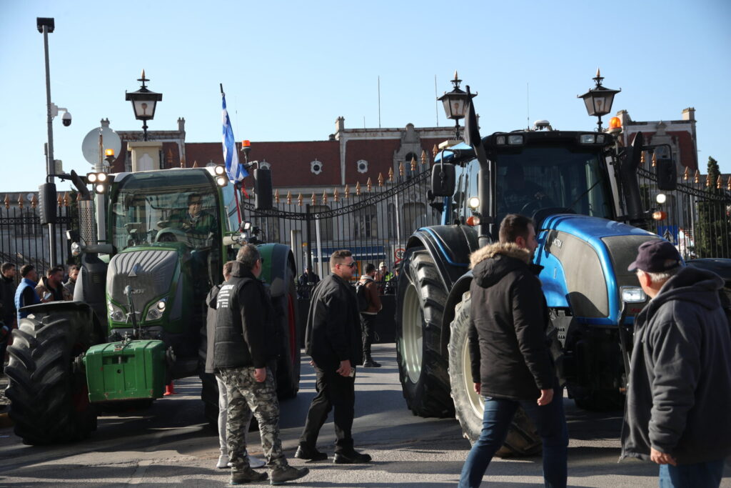 θεσσαλονίκη-αγρότες-στα-γραφεία-βουλ-1411808