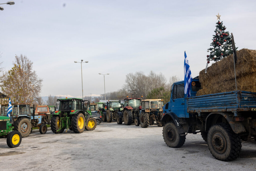 αγρότες-μπλόκα-κλείνουν-και-παρακαμπ-1414657