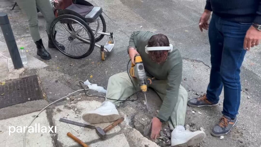 θεσσαλονίκη-αμεα-τρύπησε-το-πεζοδρόμ-1408018