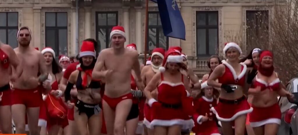 βίντεο-ημίγυμνο-santa-run-στους-παγωμένους-δ-1413123