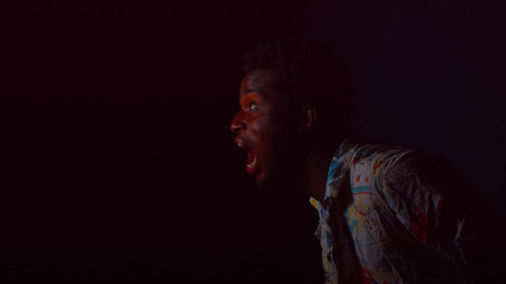 σε-έναν-κόσμο-που-επιλέγει-να-ματώνει-χ-1410185