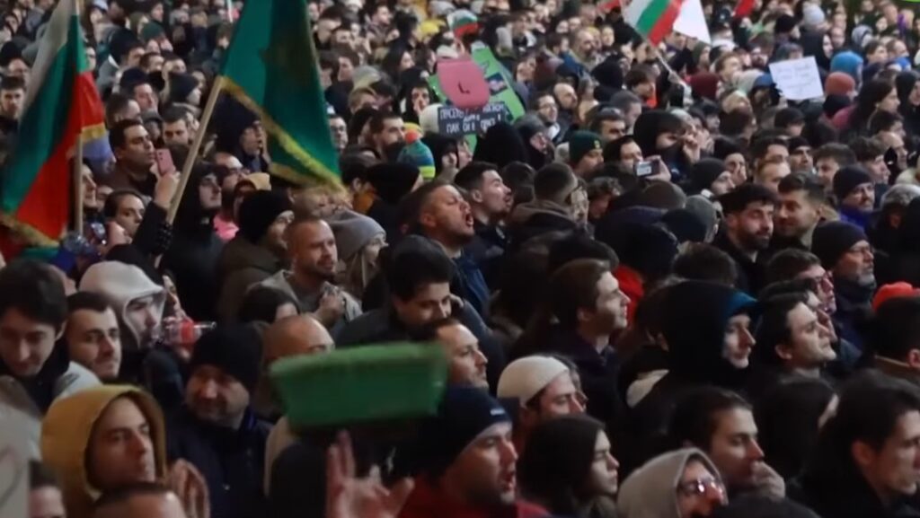 μαφιόζοι-παραιτηθείτε-δεκάδες-χιλ-1407316