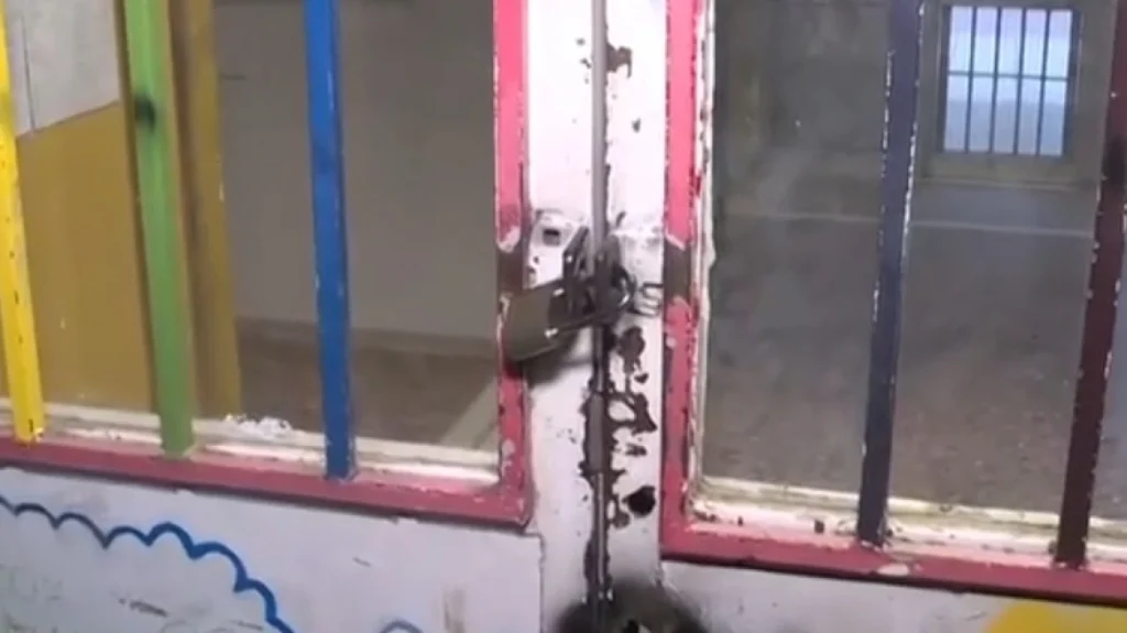 μαθητές-κλείδωσαν-στο-κτίριο-τους-διε-1413607