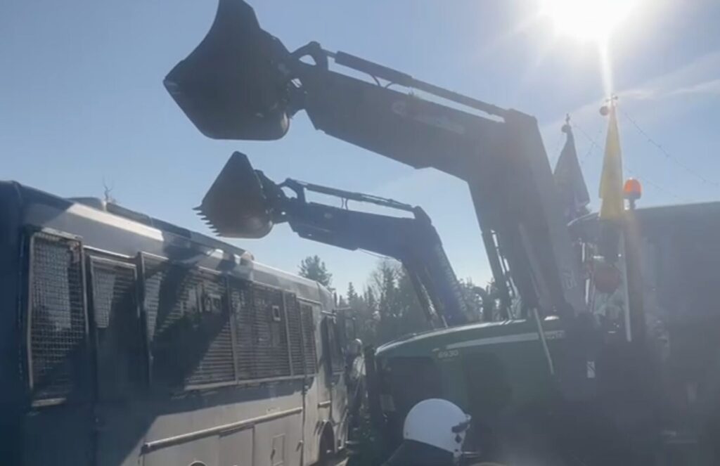 θεσσαλονίκη-οι-αγρότες-έκλεισαν-την-π-1410696