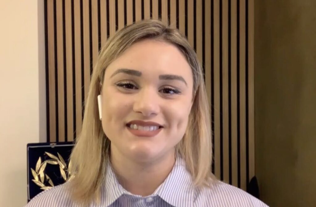 μια-ελληνίδα-δασκάλα-ανάμεσα-στους-50-κα-1418525