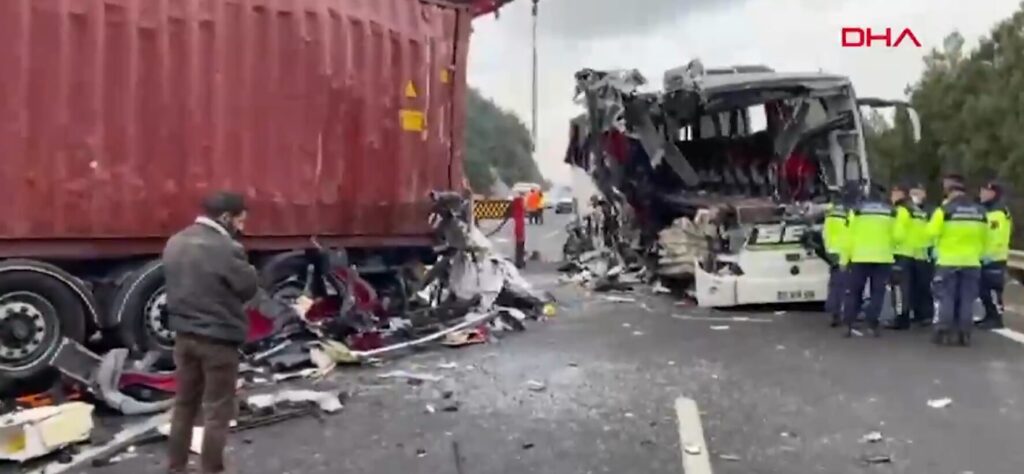 τραγωδία-στην-τουρκία-συγκρούστηκε-λ-1409798