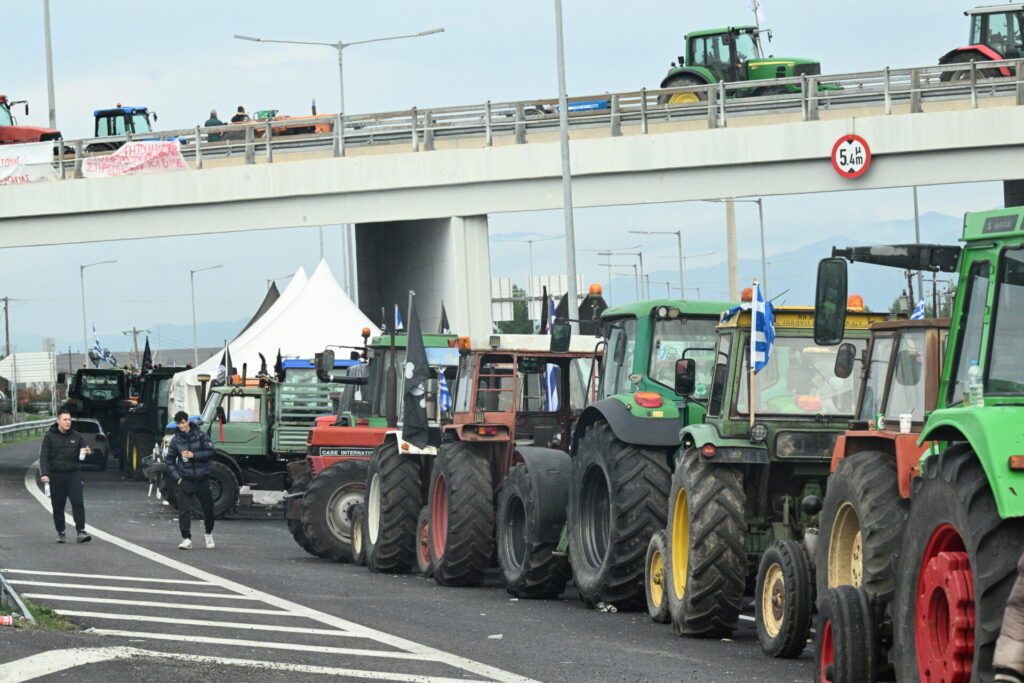 πυκνώνουν-τα-αγροτικά-μπλόκα-άνοιξε-1410010