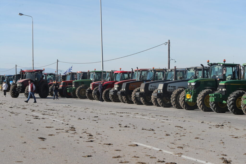 μπλόκα-αγροτών-άνοιξε-το-ρεύμα-προς-θε-1407053